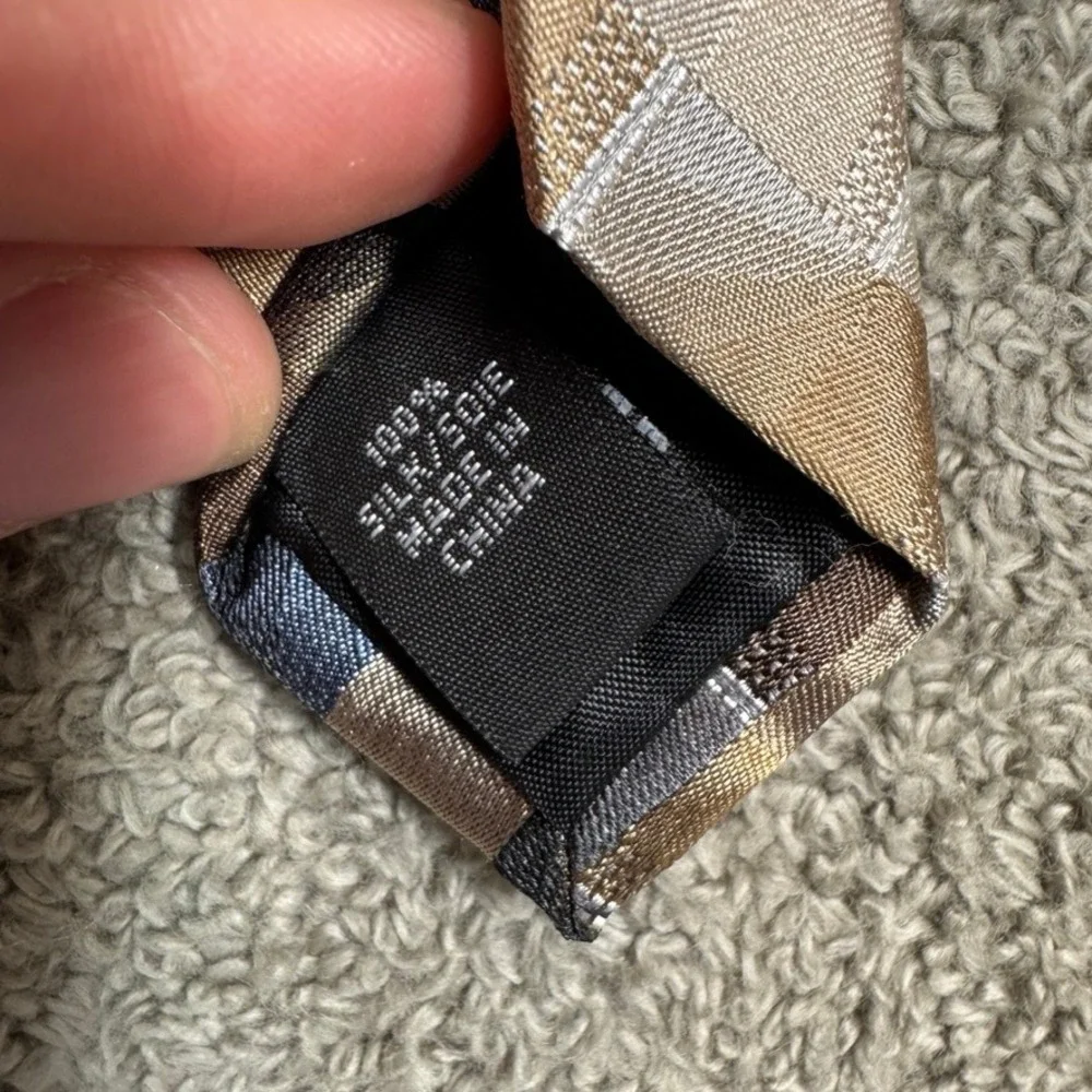 NWT Van Heusen Mens Silk Necktie Taupe Blue Geometric Block Pattern 5V963010 NWT